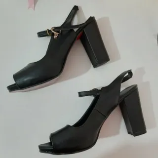 کفش پاشنه بلند