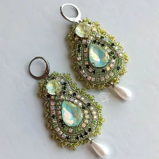 گوشواره جواهردوزی سبز سرد