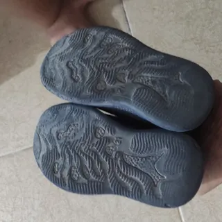 کفش جورابی بچگانه