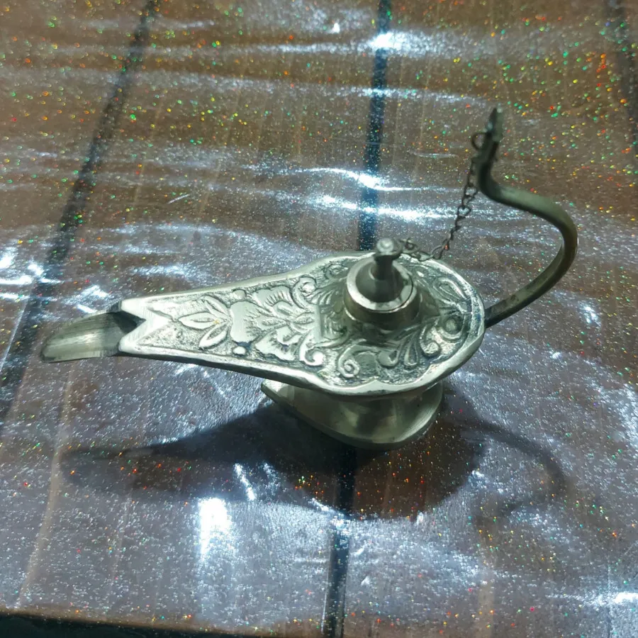 مجسمه چراغ جادو