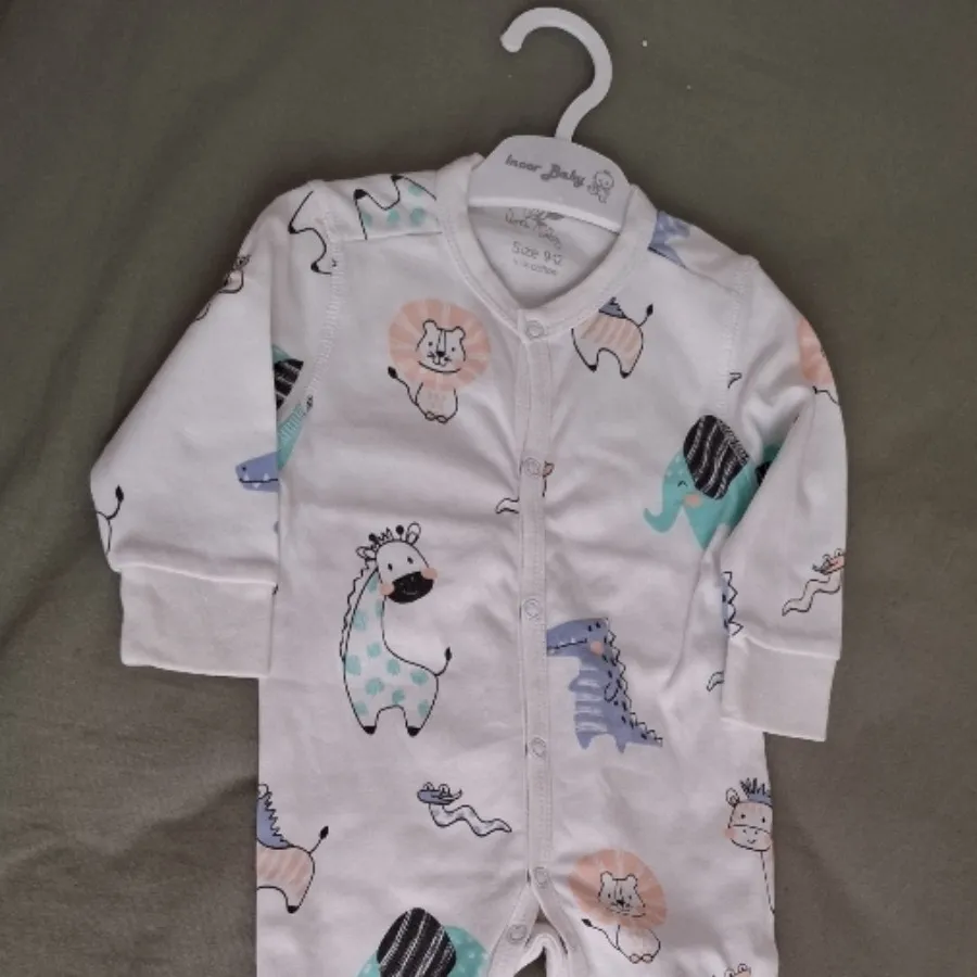 سرهمی جلو دکمه نوزاد