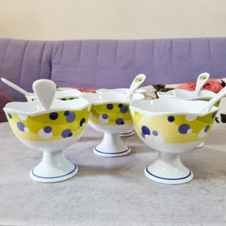 بستنی خوری چینی با قاشق