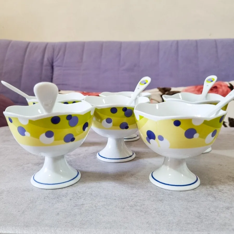 بستنی خوری چینی با قاشق