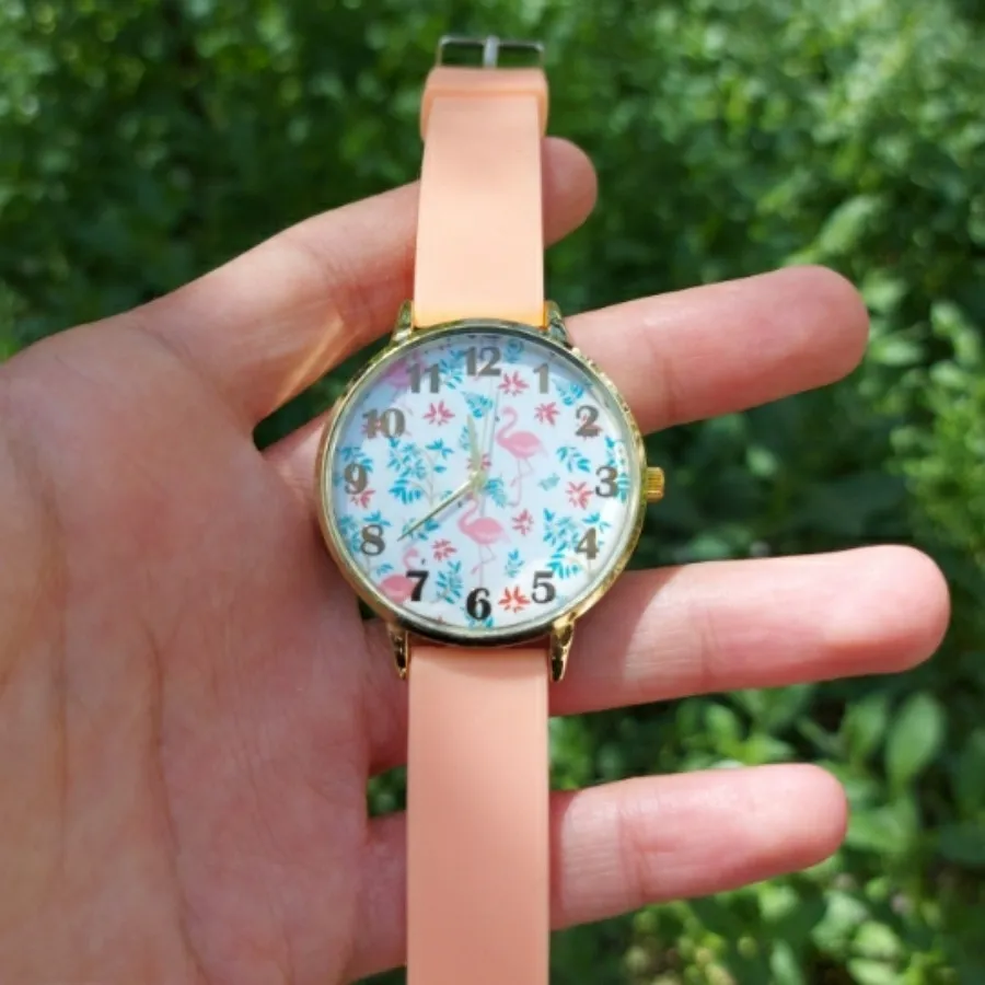 ساعت طرحدار