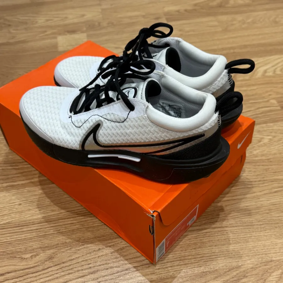 کفش تنیس نایکی