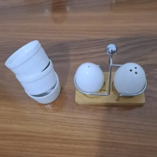 ست نمک پاش و سس خوری