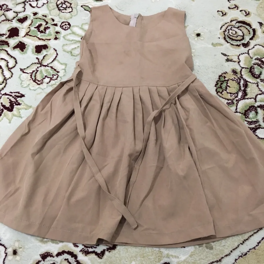 پیراهن دخترانه