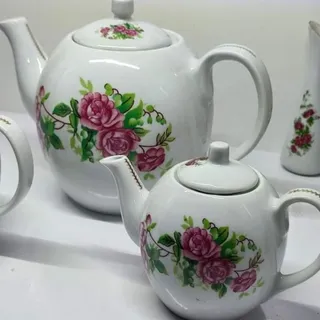 قوری گلسرخی