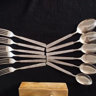 یکدست قاشق چنگال غذا خوری