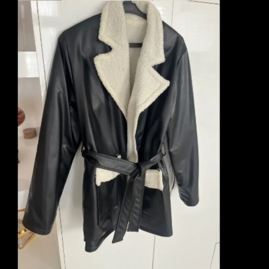 پالتو دو رو چرم و ببعی