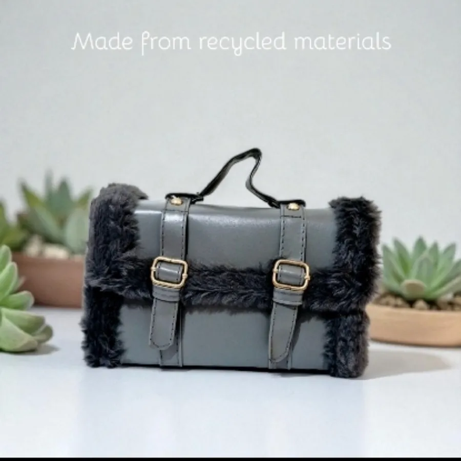 کیف برند خزدار