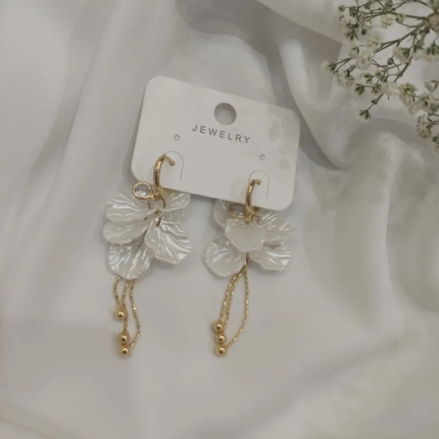 گوشواره طرح گل حلقه ای