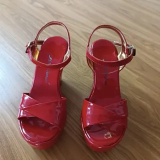 کفش جذاب لژ دار قرمز