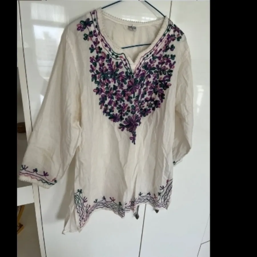 شومیز گلدوزی شده