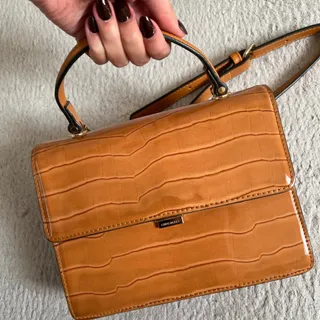 کیف از برند لوکس اماراتی