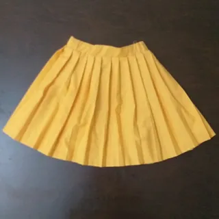 دامن پلیسه بچگانه