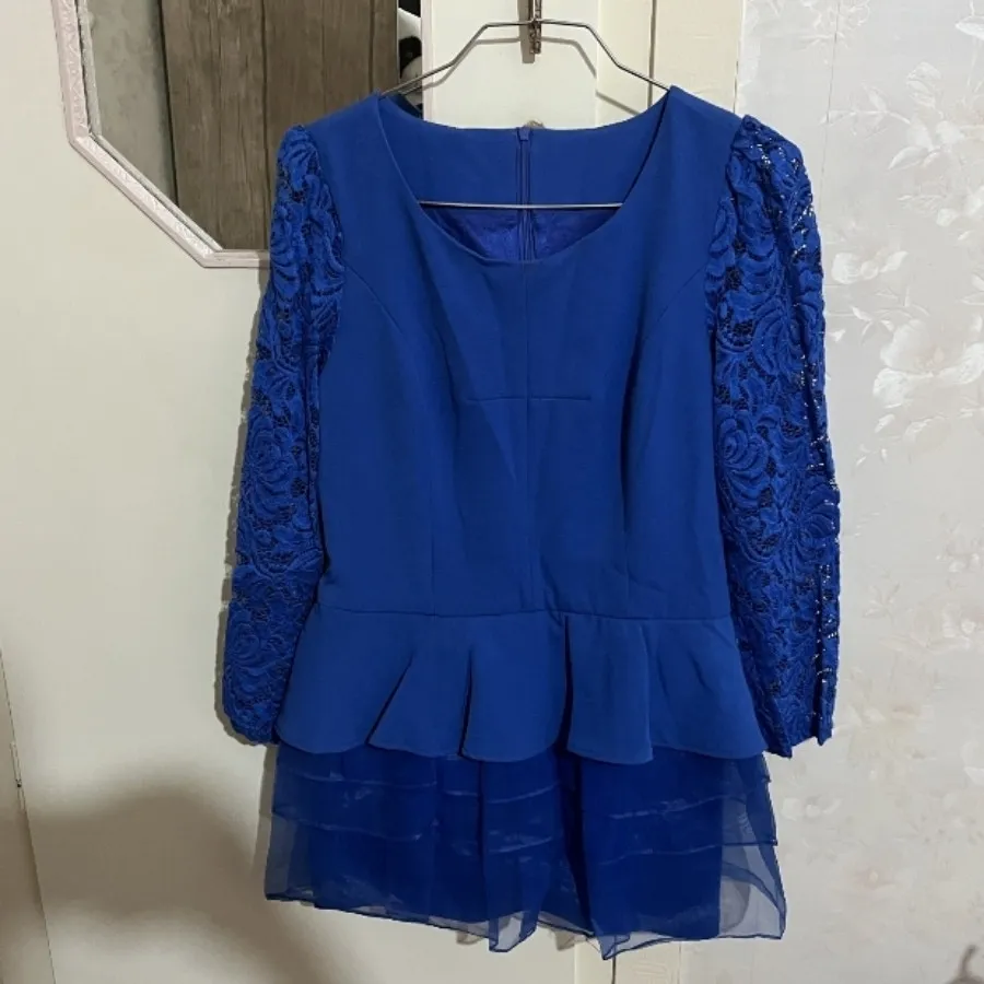 پیرهن زیبای دخترانه