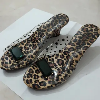 صندل سایز 39 پلنگی