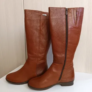 بوت ساق دار چرم کاملا نو