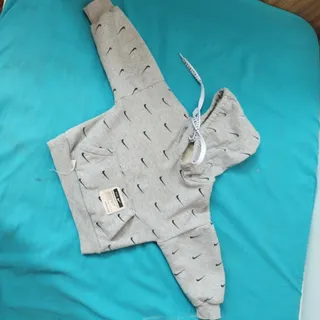 هودی بچگانه خیلی گرم