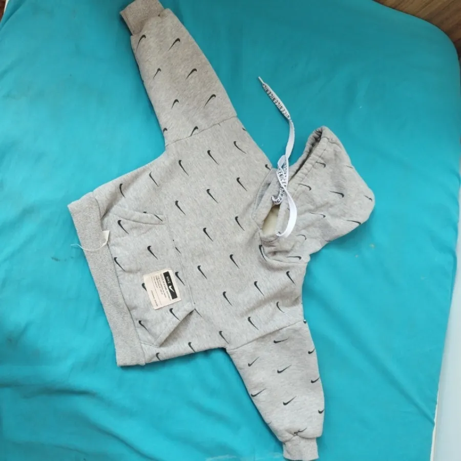 هودی بچگانه خیلی گرم