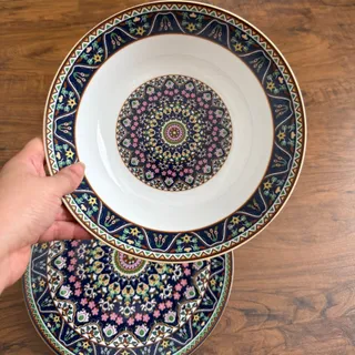 دیس و قدح و پیش دستی