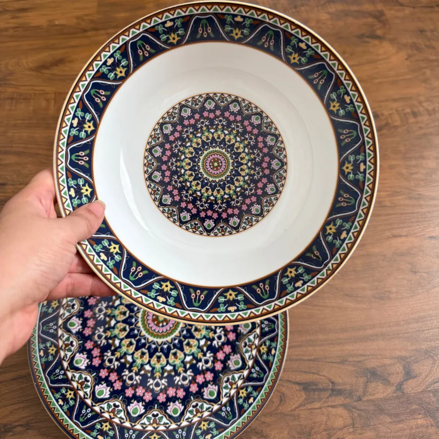 دیس و قدح و پیش دستی