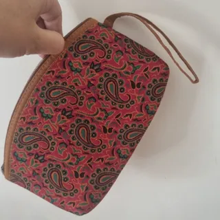 کیف آرایشی یا کیف پول