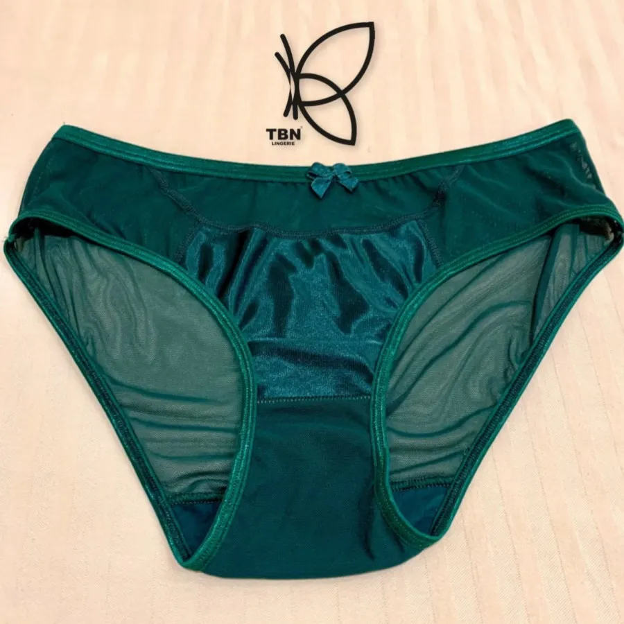 شورت فانتزی بدن نما