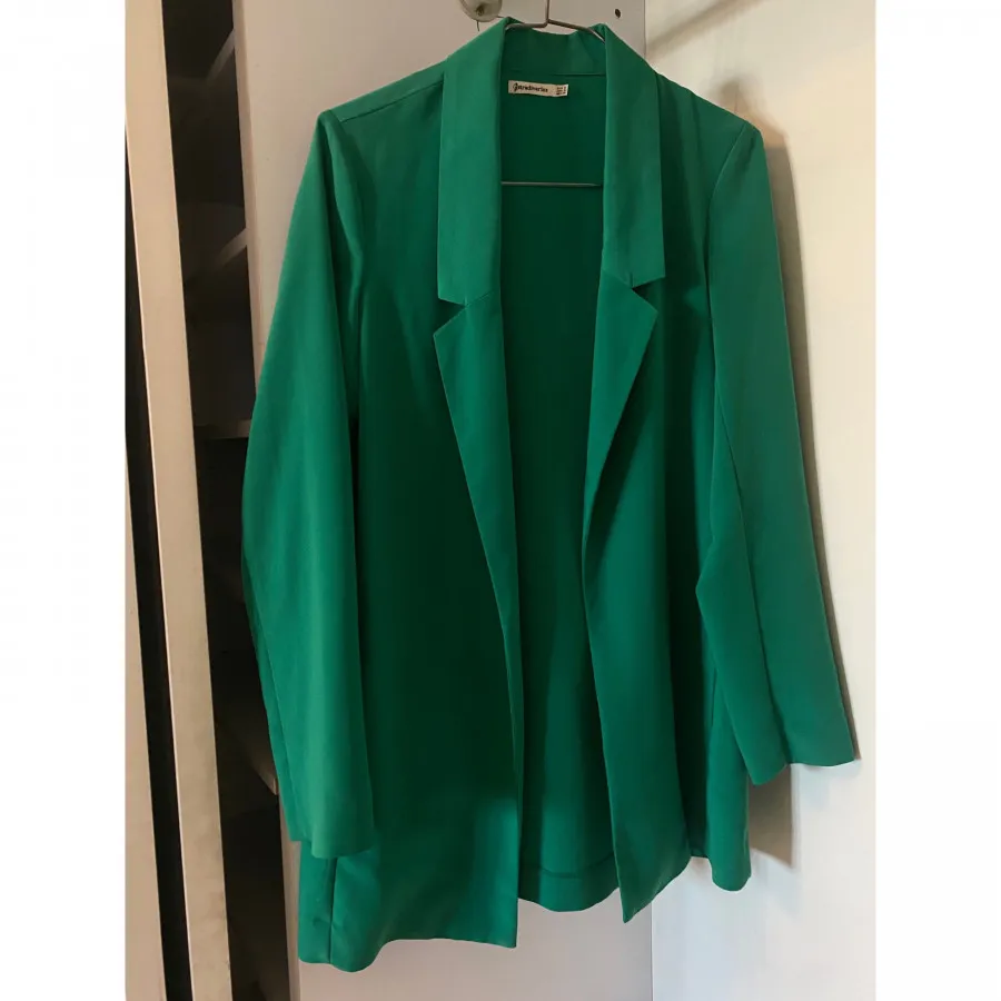 کت سبز استرادیواریوس