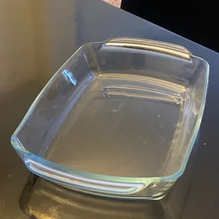 ظرف شیشه ای