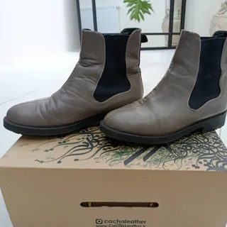 نیم بوت چرم آرتمن