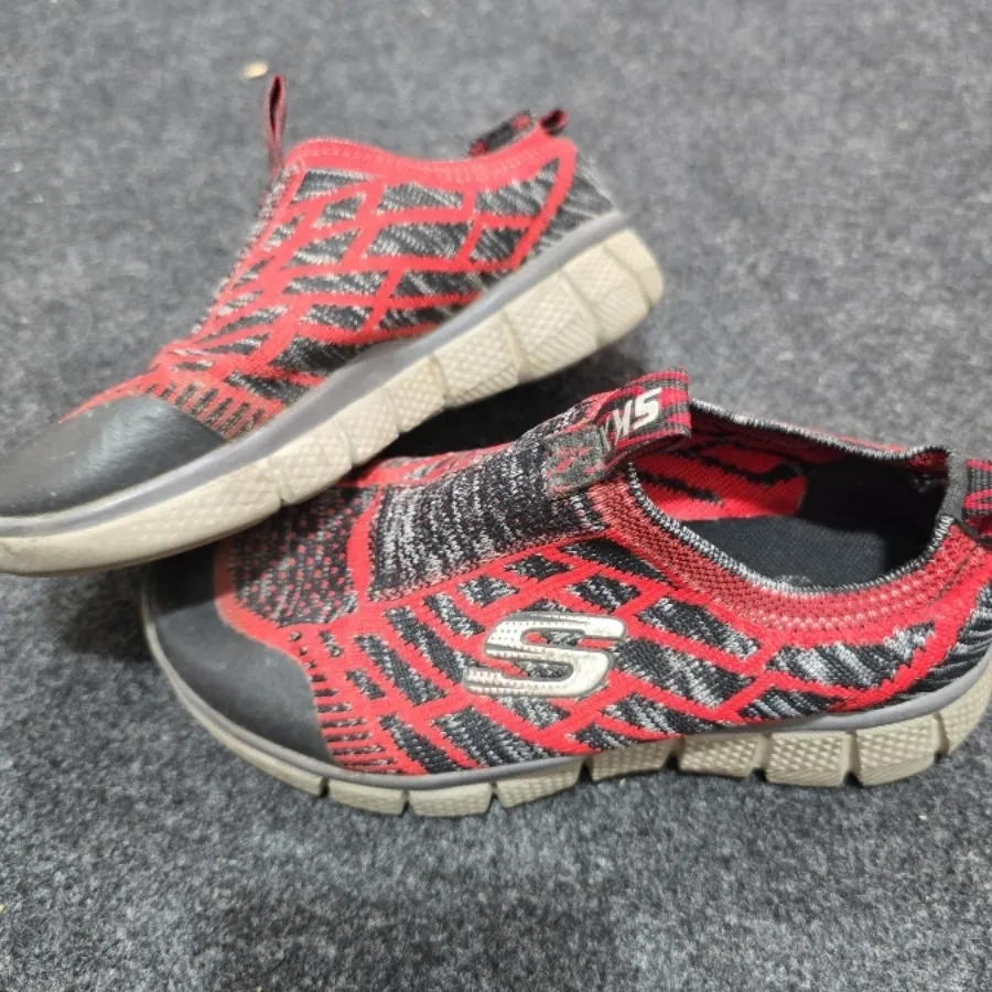 کفش کتانی کشی بچگانه