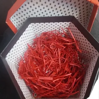 جعبه با پوشال