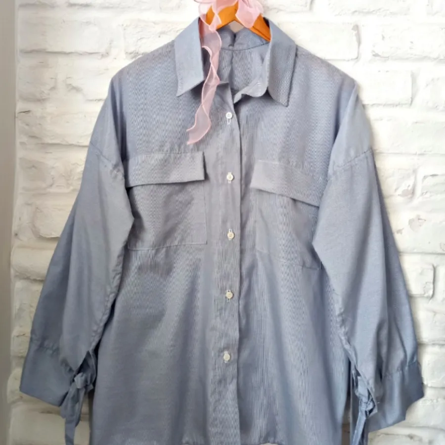 شومیز آبی /سفید راه راه