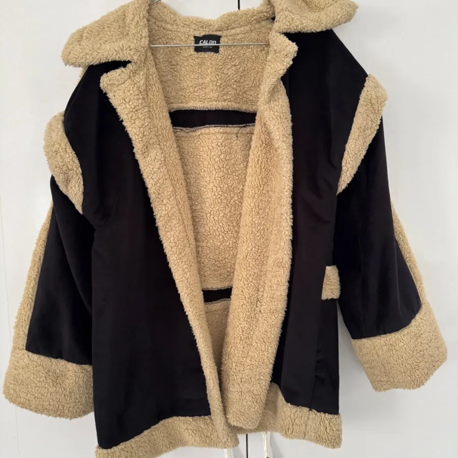 پالتو از برند کالدو