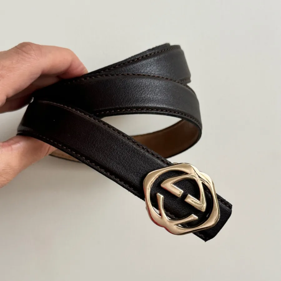 کمربند چرم قهوه‌ای سوخته