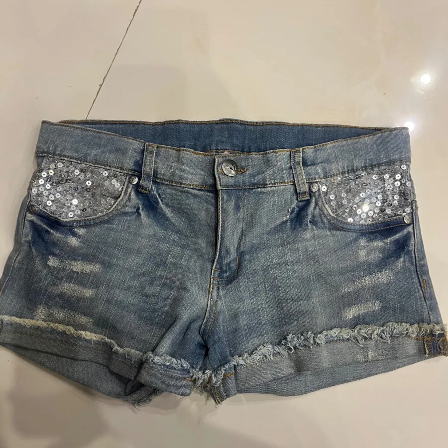 شلوارک و دامن