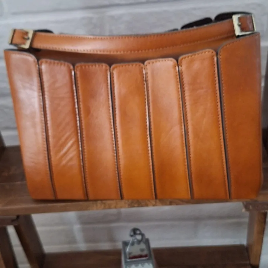 کیف چرم عسلی