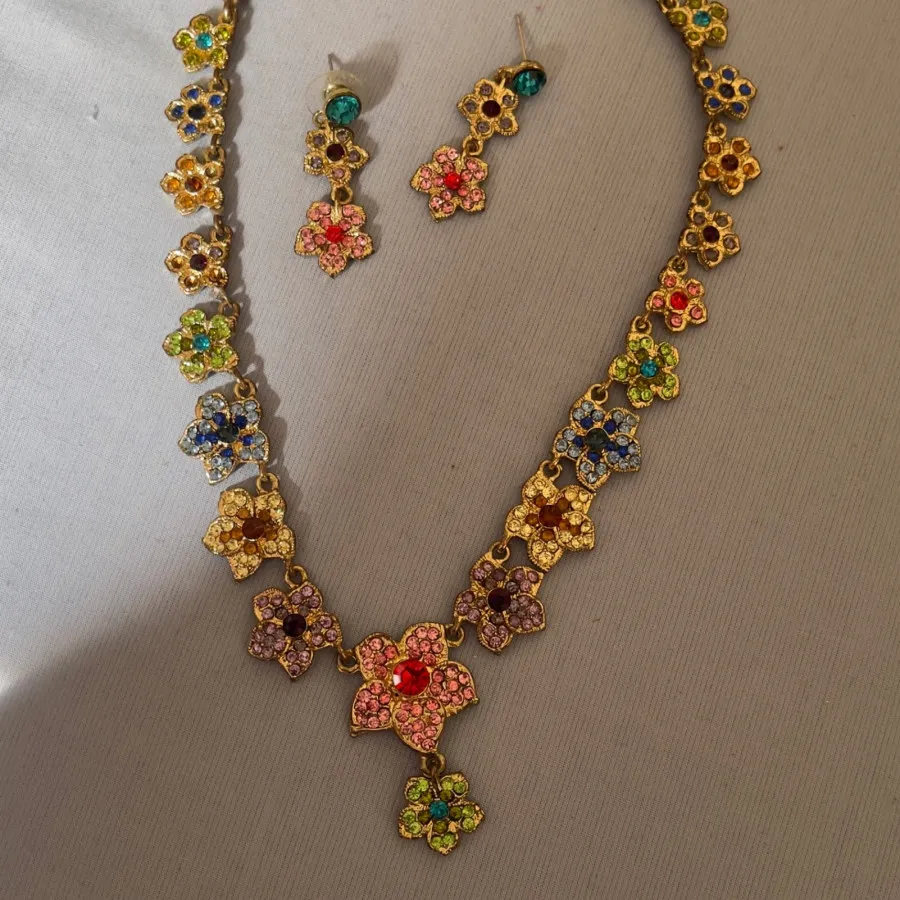 گردنبند و‌گوشواره