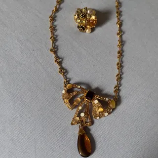 گردنبند و انگشتر نگین