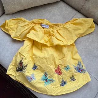 لباس یقه قایقی زرد