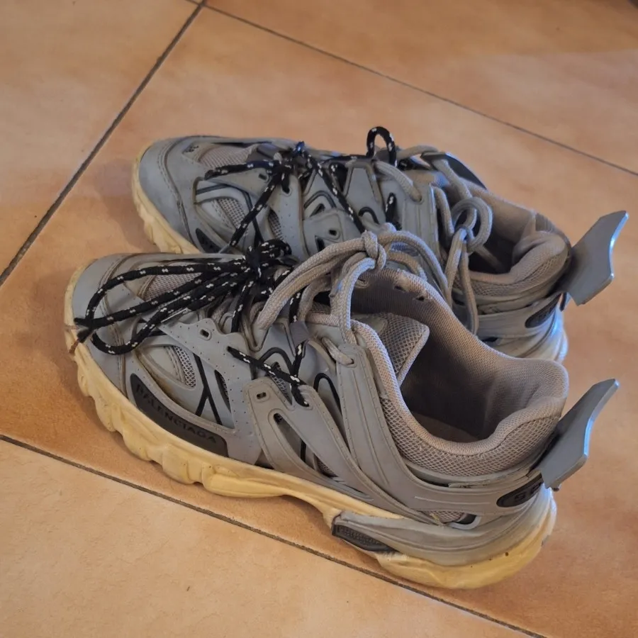 کفش بلنسیاگا طوسی