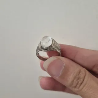 انگشتر نقره با نگین در