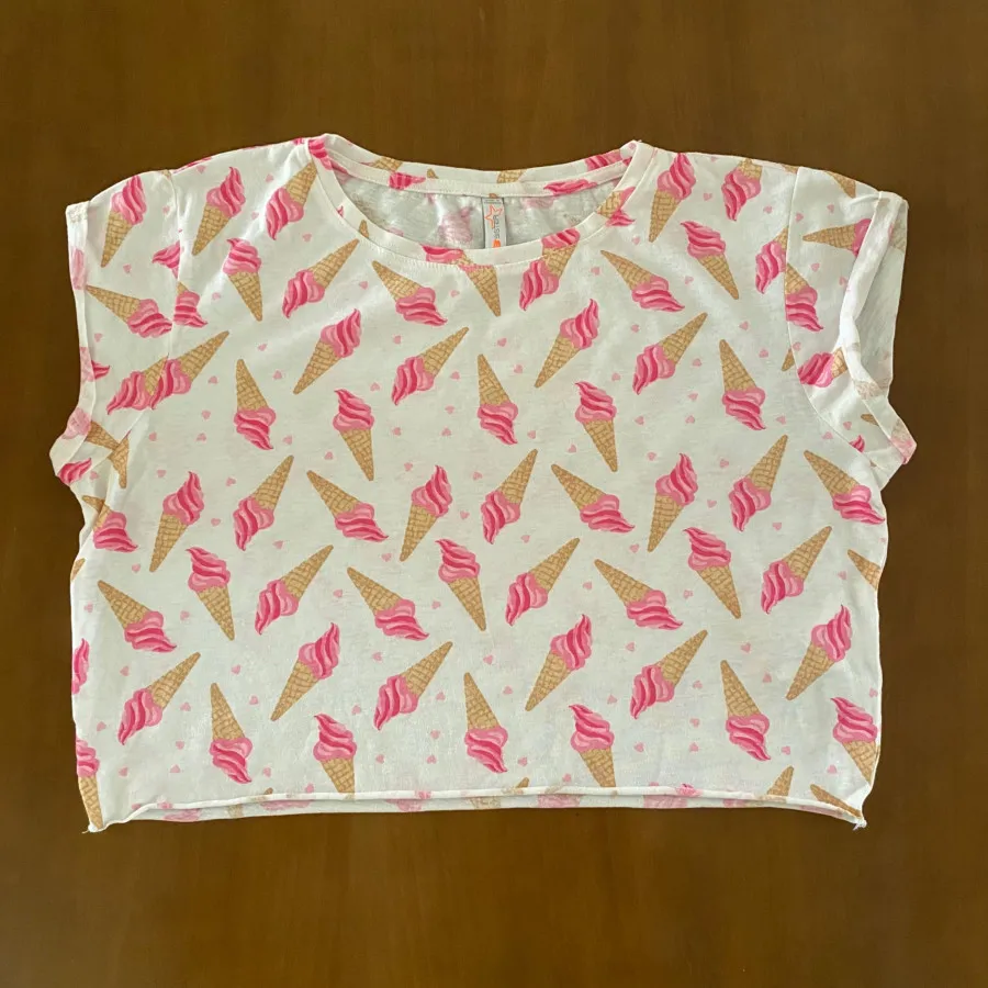 تیشرت کراپ بستنی