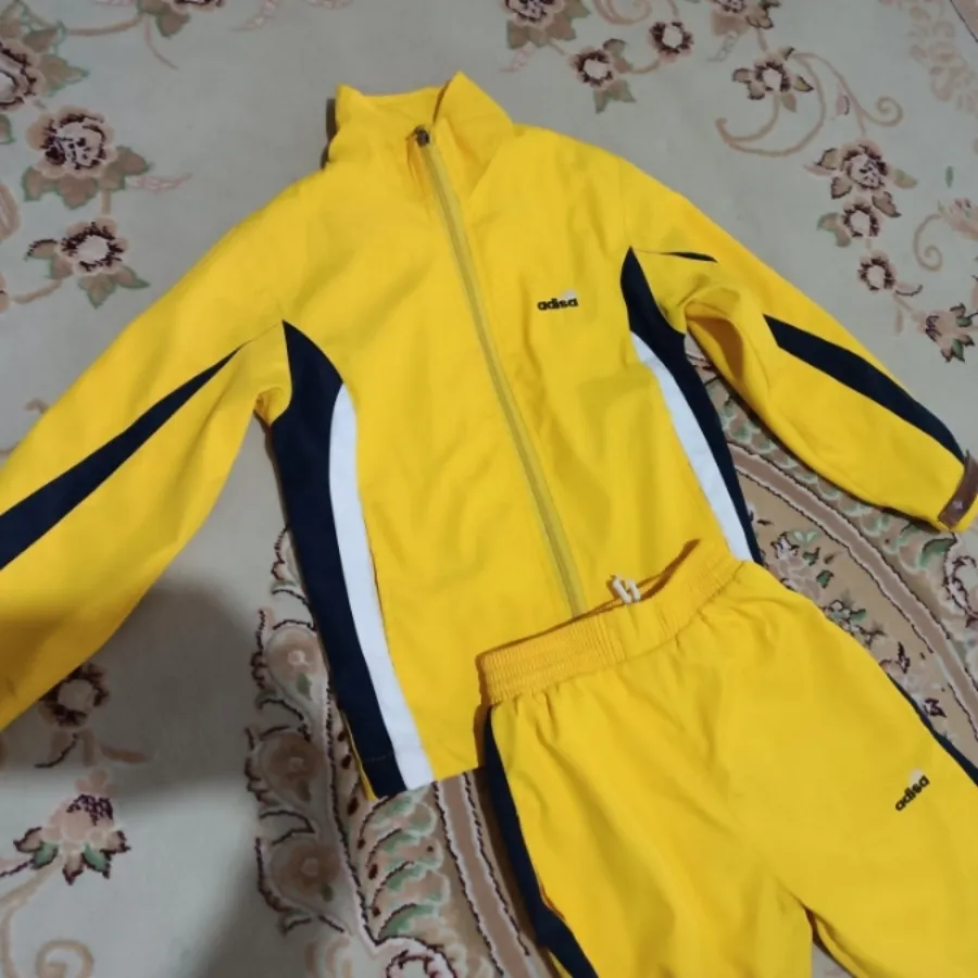 گرمکن و شلوار ورزشی