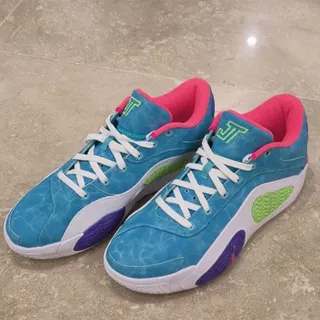 کفش بسکتبالی (جردن)