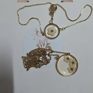 دست‌بند و گردنبند گل