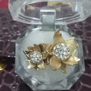 انگشتر زیبا