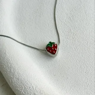 گردنبند توت فرنگی